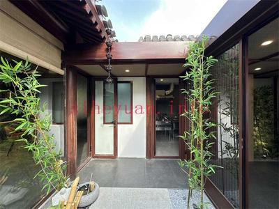 前门临街四合院 68万/年